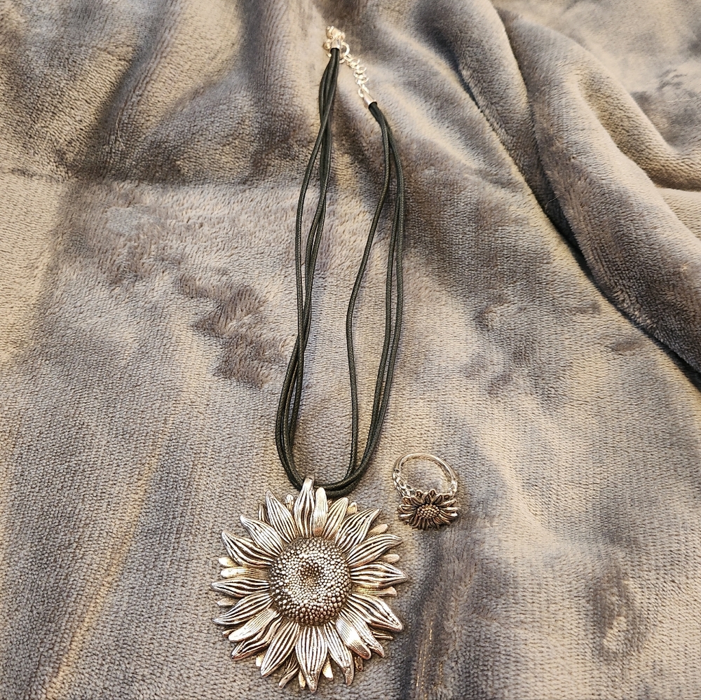Sterling Silver 925 Black Leather Cord Sunflower Necklace, Size 7 Ring